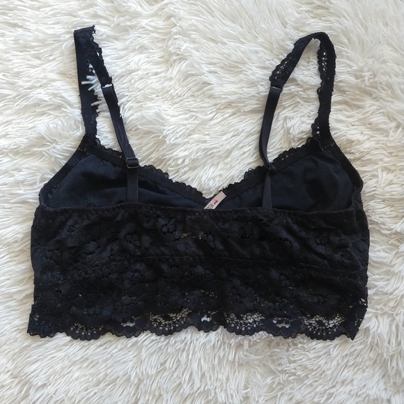 LAST CHANCELa SENZA Black Lace Bralette - Picture 7 of 8